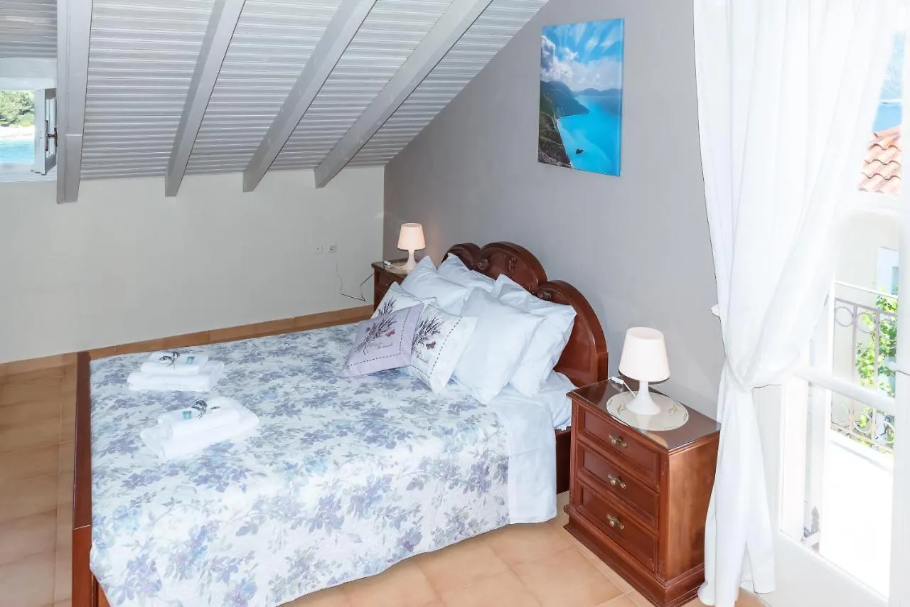 Captain'S Quarters At Fiscardo Waterfront-Feel The Breeze Fiskardo